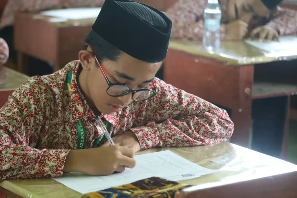 motif seragam batik sekolah